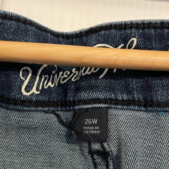 Universal Thread Shorts - Picture 3 of 3